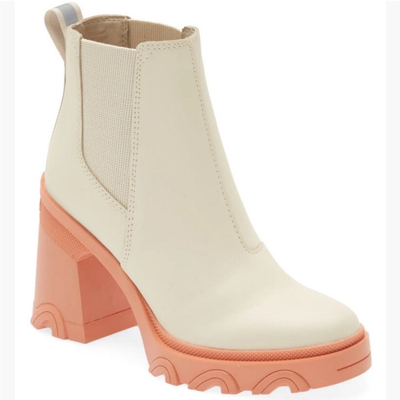 Sorel Women's Brex Platform Boot White Slip On Size 9 NWOT - Picture 1 of 15